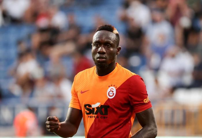 Galatasarayda devre arası büyük operasyon 7 futbolcu gönderilecek...