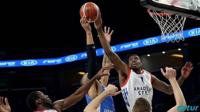 Anadolu Efes ikinci yarıda açıldı