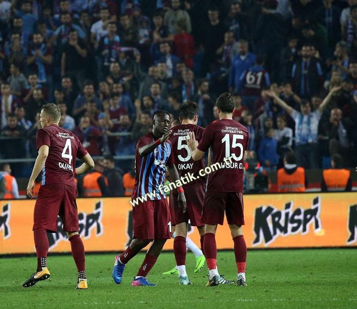 Trabzonspor - Galatasaray maçında sürpriz ziyaretçiler