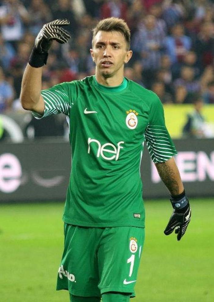 Ahmet Çakar: Muslera küfür etti