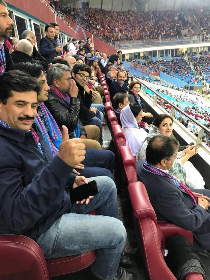 Trabzonspor - Galatasaray maçında sürpriz ziyaretçiler