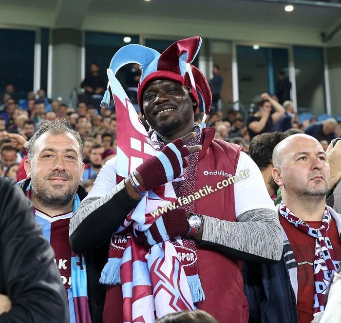 Trabzonspor - Galatasaray maçında sürpriz ziyaretçiler