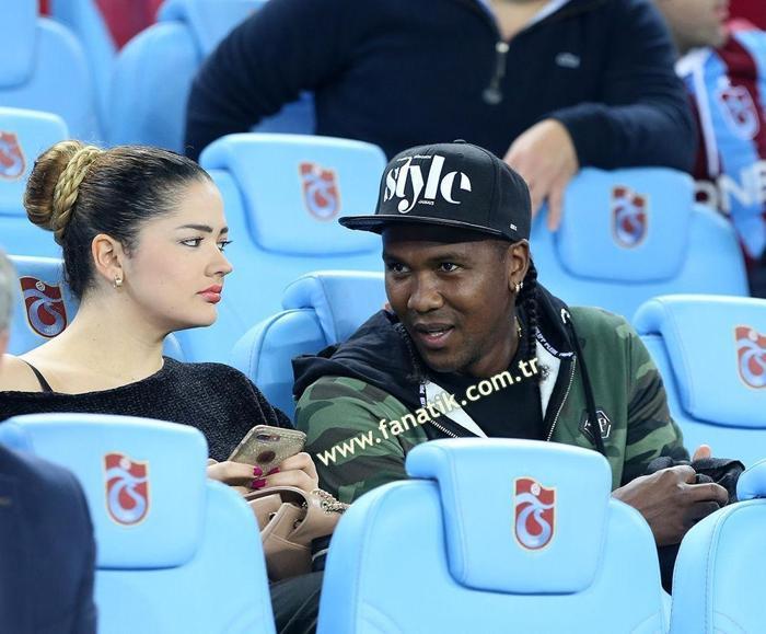 Trabzonspor - Galatasaray maçında sürpriz ziyaretçiler