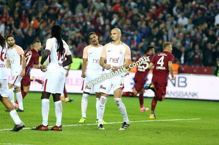 Trabzonspor - Galatasaray maçında sürpriz ziyaretçiler