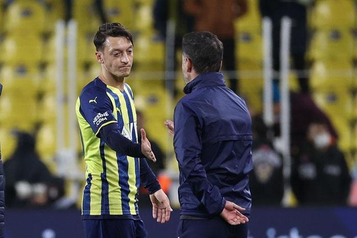 Fenerbahçede şoke eden tablo 10 hafta üst üste farklı kadro