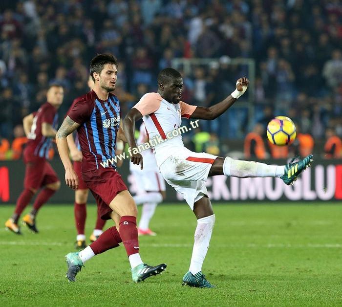 Trabzonspor - Galatasaray maçında sürpriz ziyaretçiler