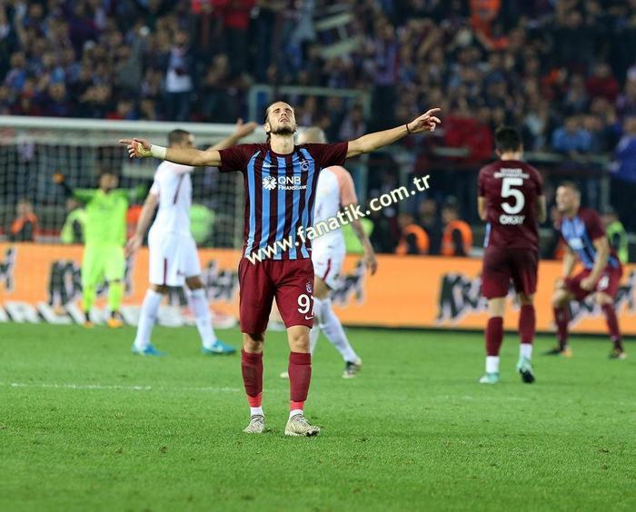 Trabzonspor - Galatasaray maçında sürpriz ziyaretçiler
