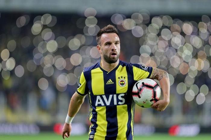 Fenerbahçeli Mathieu Valbuenadan transfer açıklaması