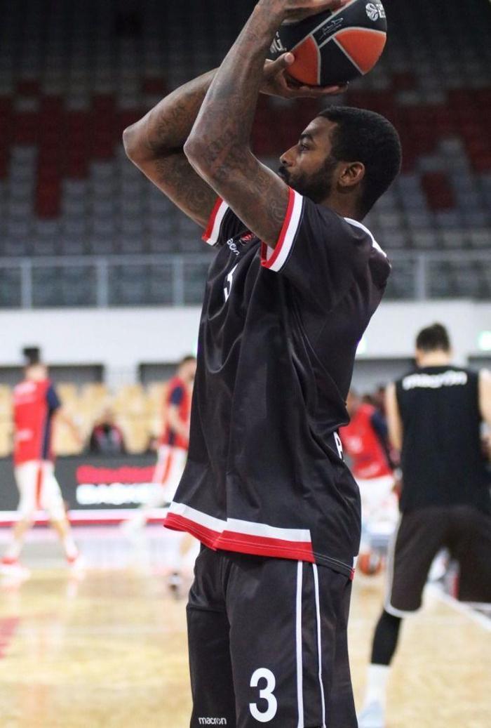 İlk maçında Dorrell Wright farkı
