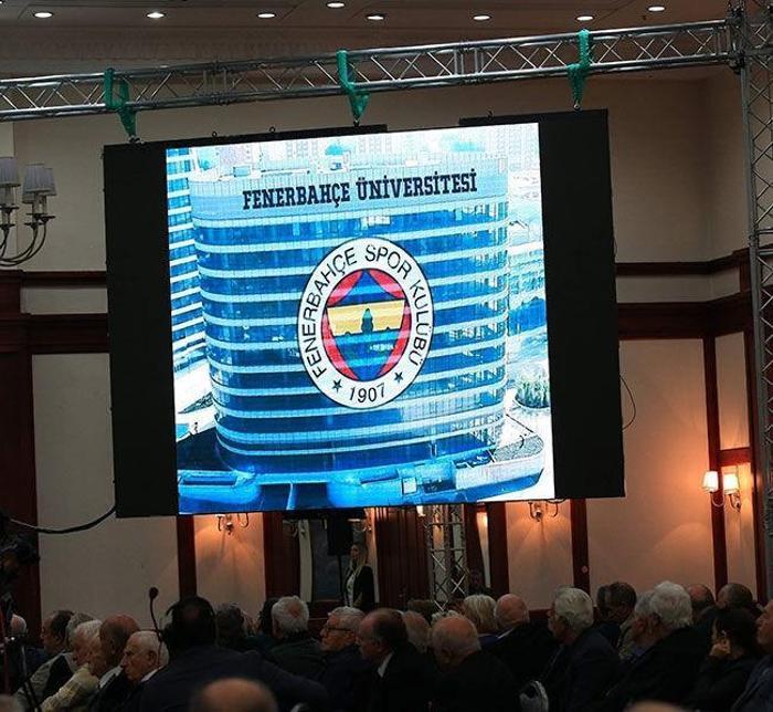 Aziz Yıldırım gözyaşlarını tutamadı