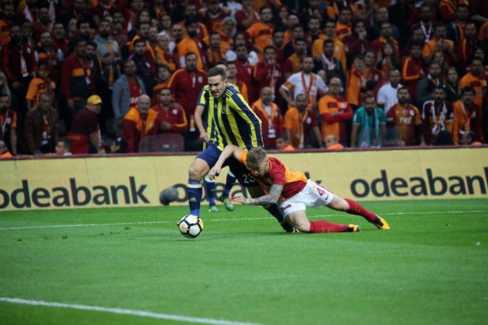 4) Karşılaşmada çalım denemelerinde en başarılı oyuncu hangisi olmuştur