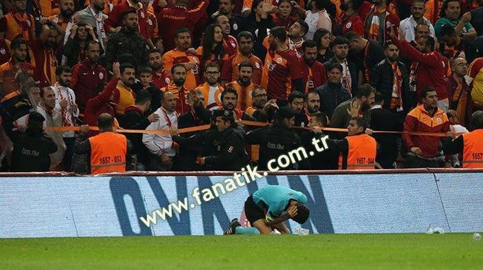 Derbide şok Hakem yerde kaldı...
