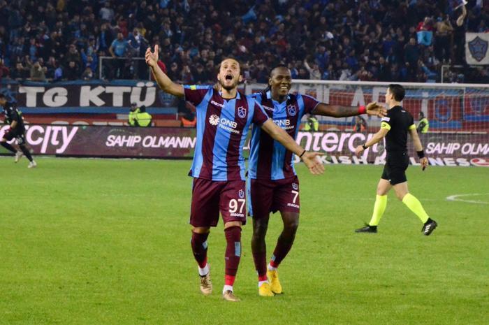 Fanatik yazarlarının Trabzonspor - Fenerbahçe maçı yorumları