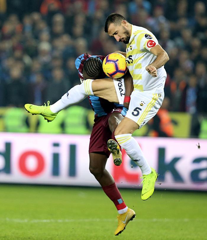 Maç Trabzonspor forvetleri ile Fenerbahçe savunması arasında oynandı (Metin Tükenmez)