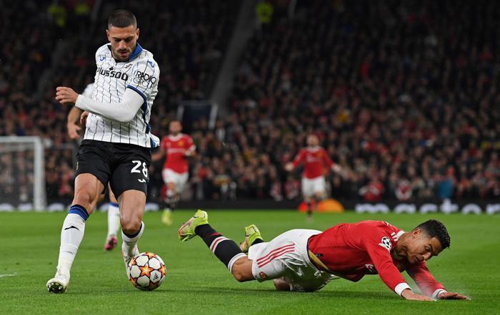 Old Traffordda Merih Demiral rüzgarı Cristiano Ronaldonun ensesinde...