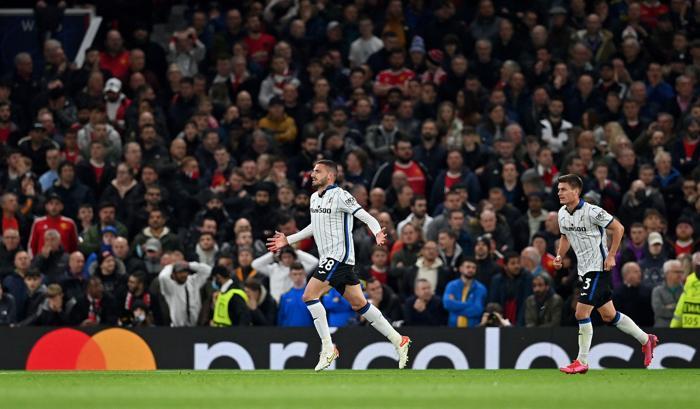 Old Traffordda Merih Demiral rüzgarı Cristiano Ronaldonun ensesinde...
