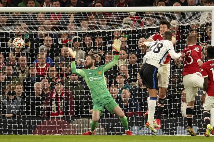 Old Traffordda Merih Demiral rüzgarı Cristiano Ronaldonun ensesinde...