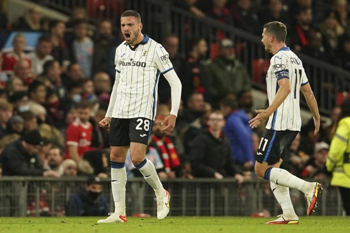 Old Traffordda Merih Demiral rüzgarı Cristiano Ronaldonun ensesinde...