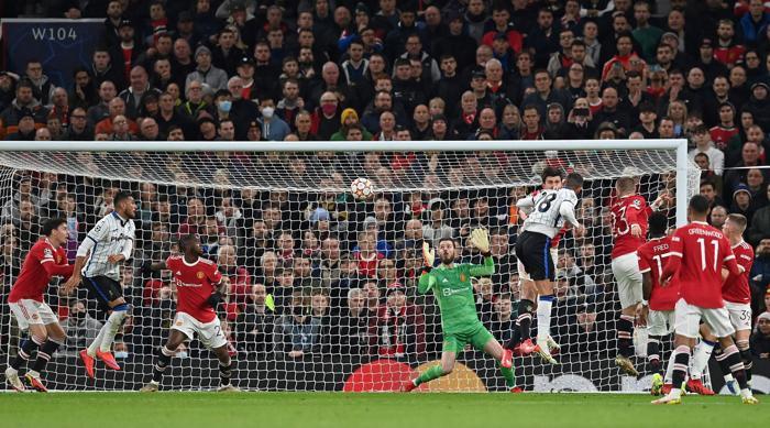 Old Traffordda Merih Demiral rüzgarı Cristiano Ronaldonun ensesinde...