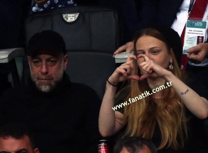 Naz Elmas, Beşiktaş - Galatasaray maçında