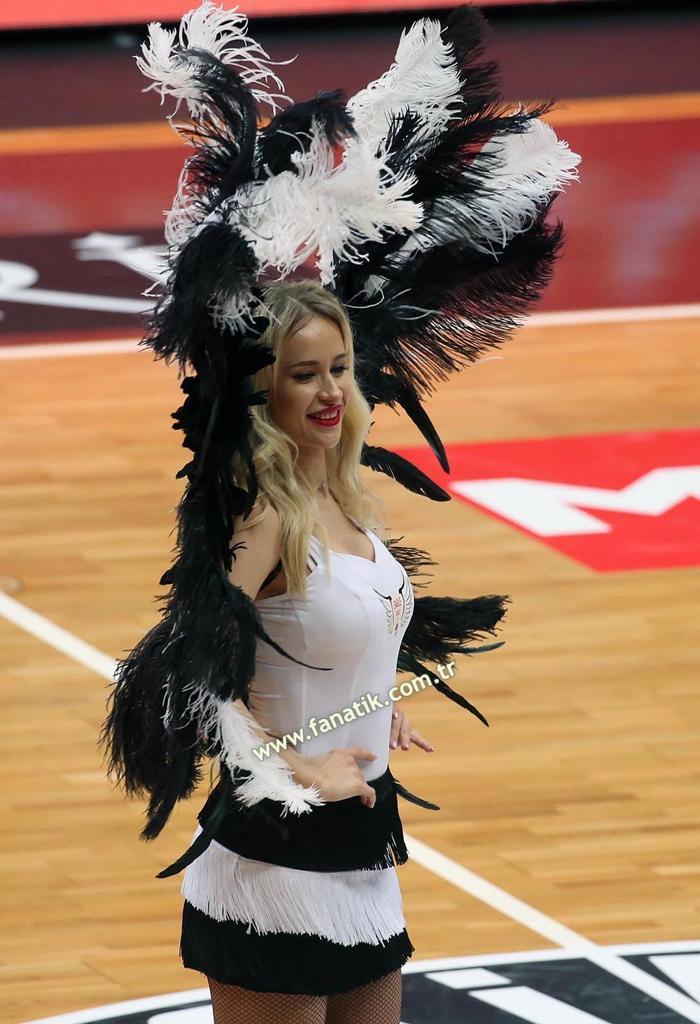 Naz Elmas, Beşiktaş - Galatasaray maçında