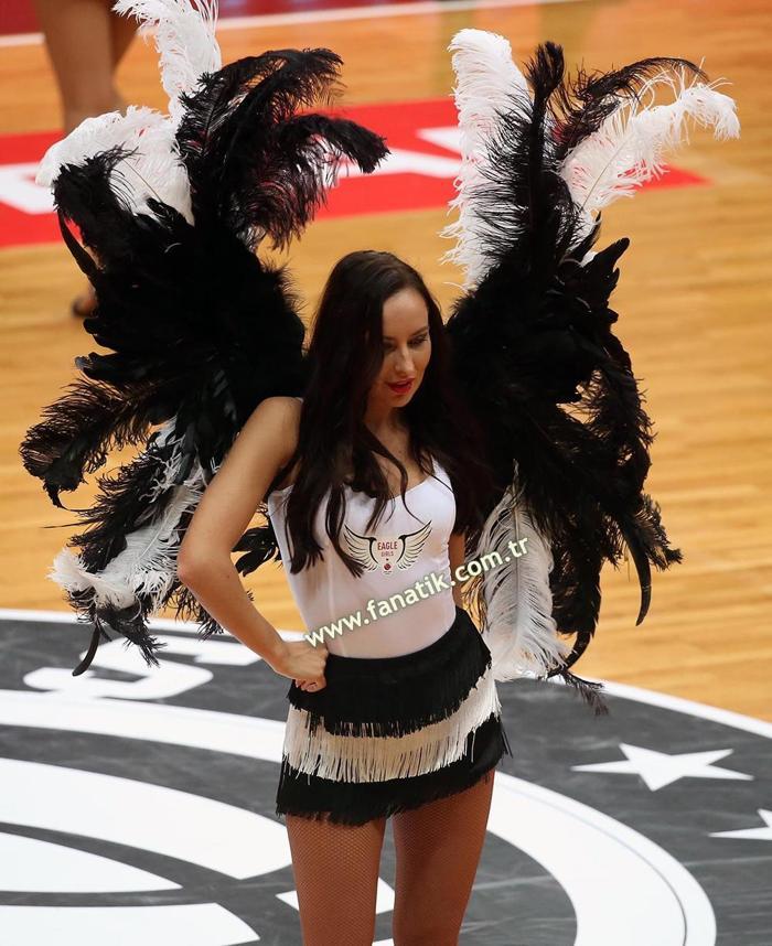 Naz Elmas, Beşiktaş - Galatasaray maçında