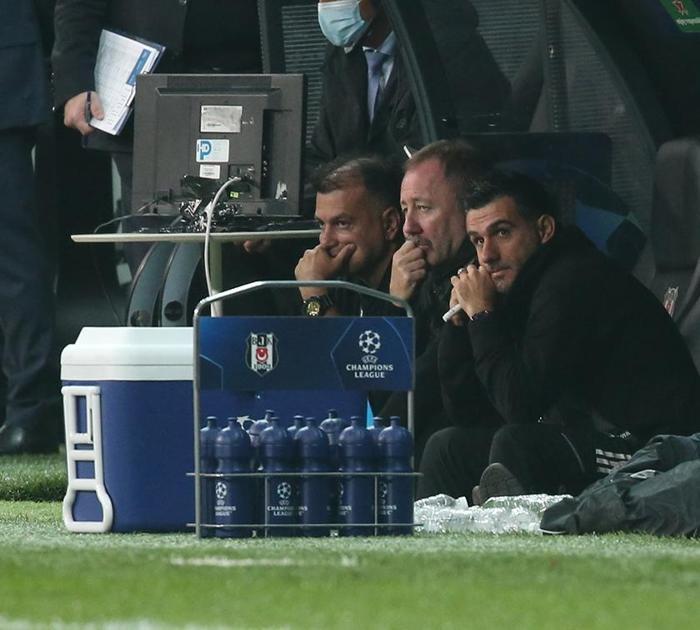 Fanatik yazarları Beşiktaş - Sporting maçını değerlendirdi MHK devirecek penaltı karar
