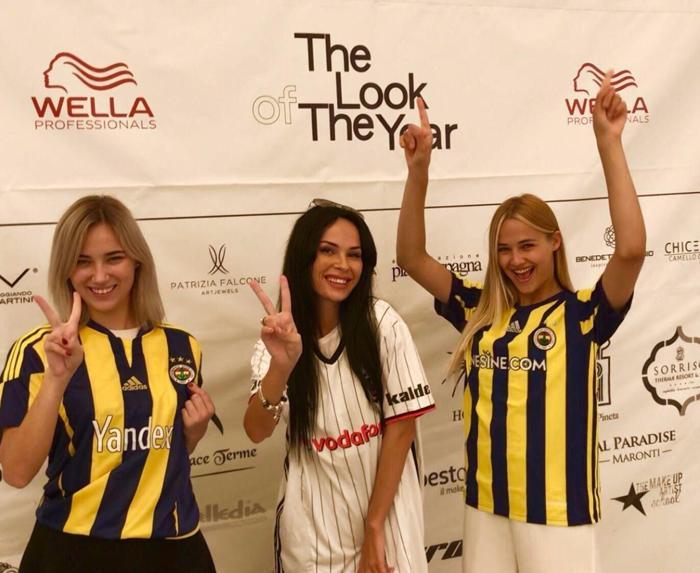 Fenerbahçe ve Beşiktaş formalı güzeller İtalyayı salladı