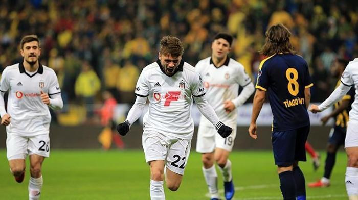 Akıllara olaylı derbi geldi Şenol Güneşe yabancı madde atıldı