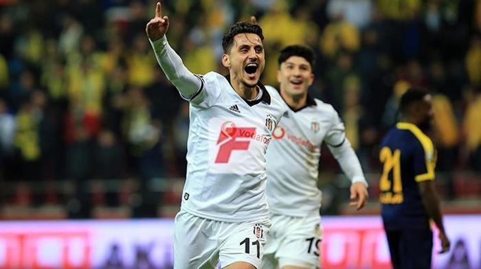 Akıllara olaylı derbi geldi Şenol Güneşe yabancı madde atıldı
