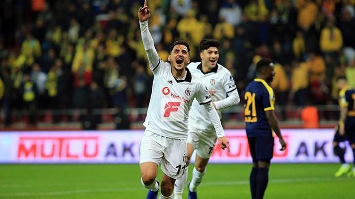 Akıllara olaylı derbi geldi Şenol Güneşe yabancı madde atıldı