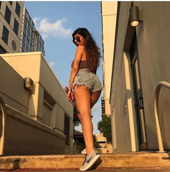 Eski porno yıldızı Mia Khalifa talk-show sunucusu olarak ekranlara dönüyor