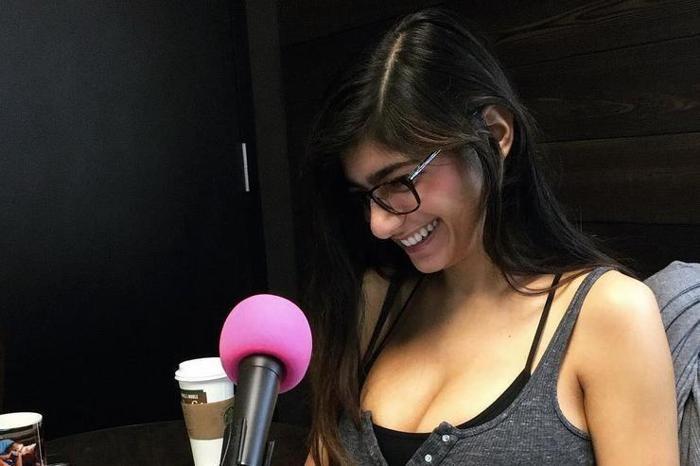 Eski porno yıldızı Mia Khalifa talk-show sunucusu olarak ekranlara dönüyor