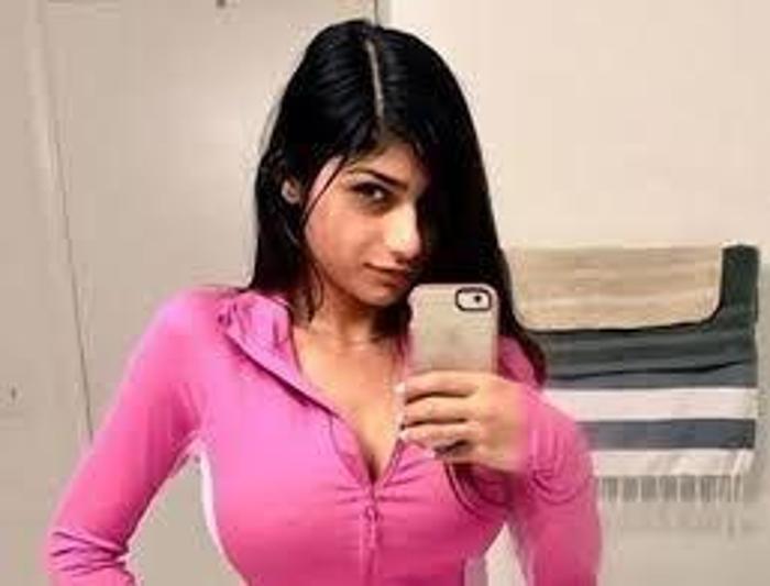 Eski porno yıldızı Mia Khalifa talk-show sunucusu olarak ekranlara dönüyor