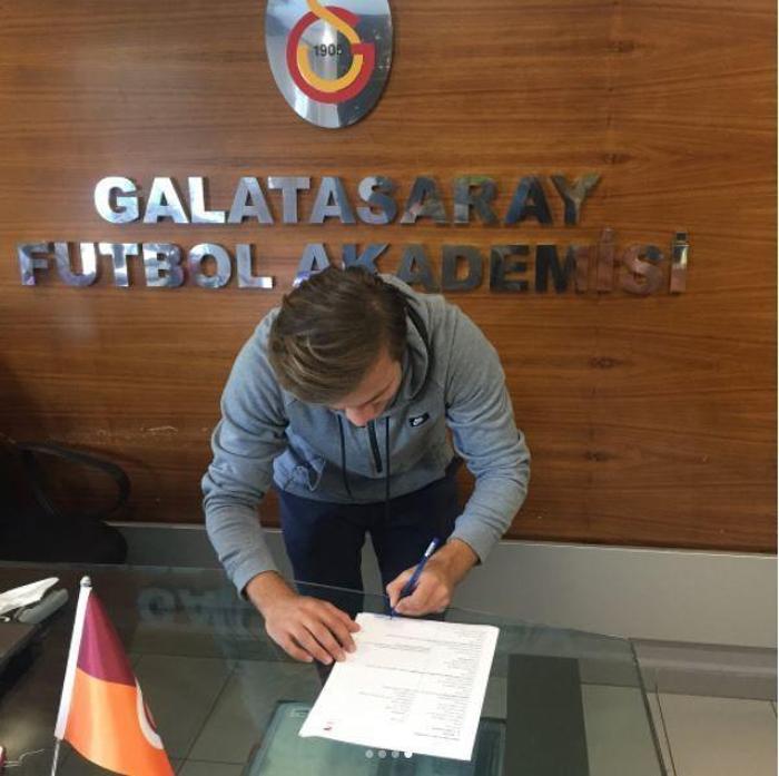 Celil Yüksel Galatasaray ile 3 yıllık sözleşme imzaladı