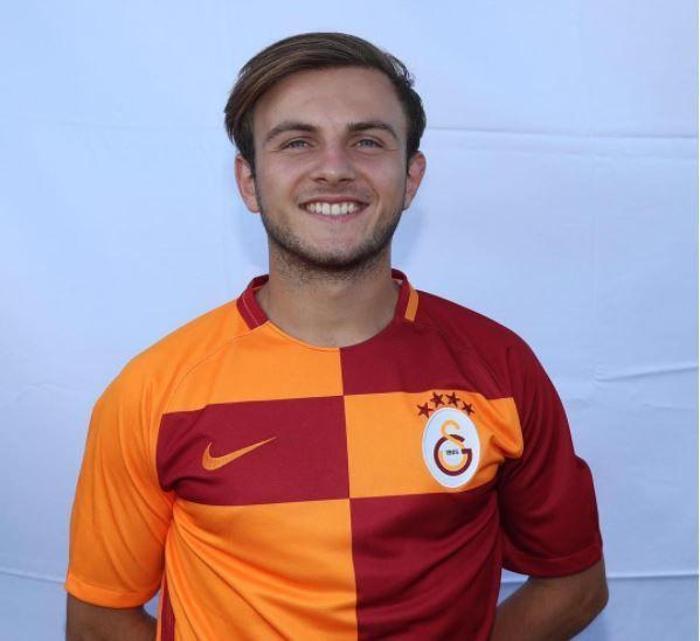 Celil Yüksel Galatasaray ile 3 yıllık sözleşme imzaladı