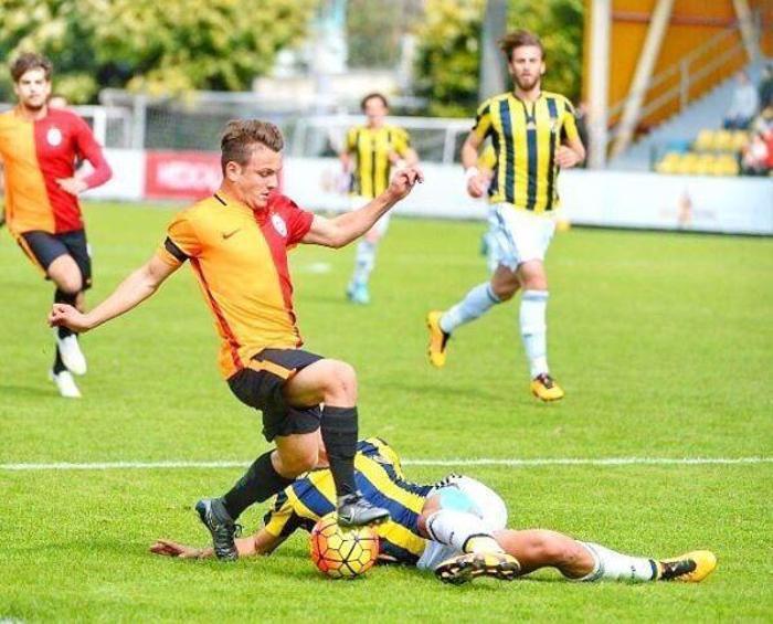 Celil Yüksel Galatasaray ile 3 yıllık sözleşme imzaladı