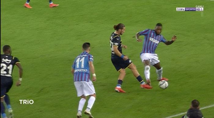 Deniz Çoban Trabzonspor-Fenerbahçe maçını değerlendirdi: Kim Min Jaenin pozisyonu kırmızı kart mı