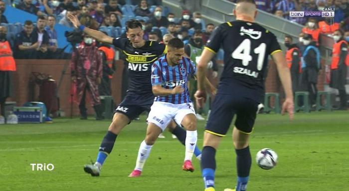 Deniz Çoban Trabzonspor-Fenerbahçe maçını değerlendirdi: Kim Min Jaenin pozisyonu kırmızı kart mı