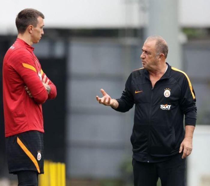 Galatasarayda son dakika... Fatih Terim kararını verdi Forvette kim oynayacak
