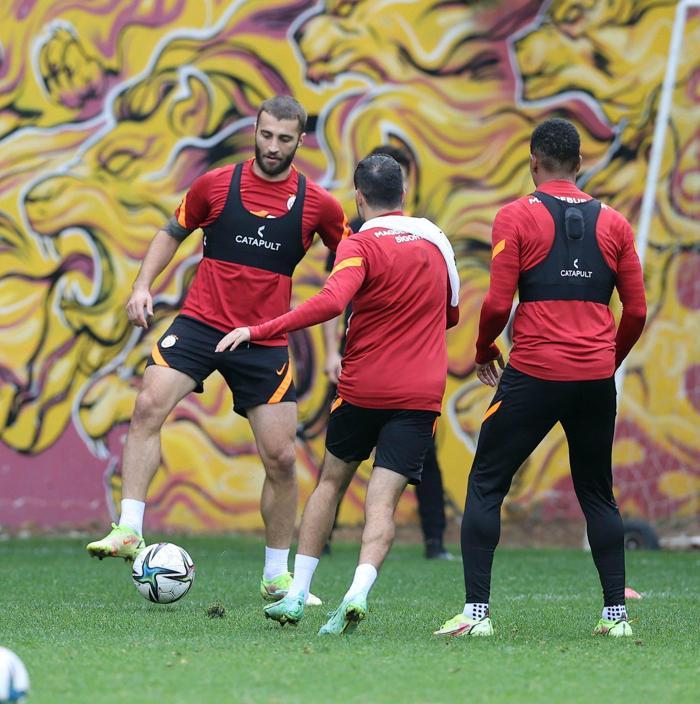 Galatasarayda son dakika... Fatih Terim kararını verdi Forvette kim oynayacak