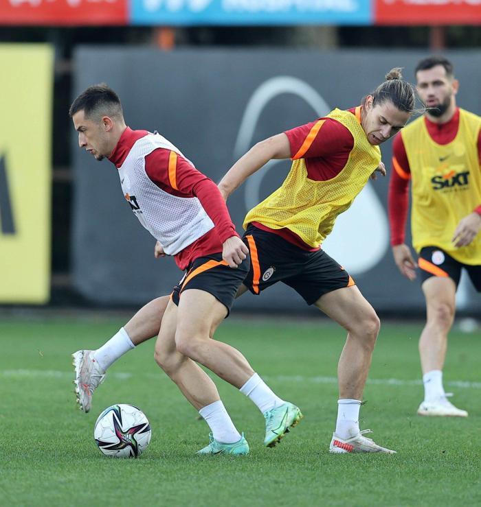 Galatasarayda son dakika... Fatih Terim kararını verdi Forvette kim oynayacak