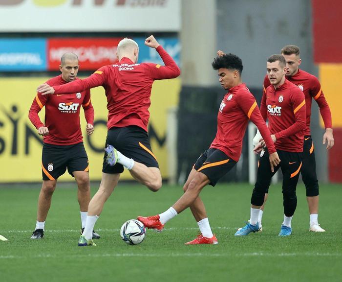 Galatasarayda son dakika... Fatih Terim kararını verdi Forvette kim oynayacak