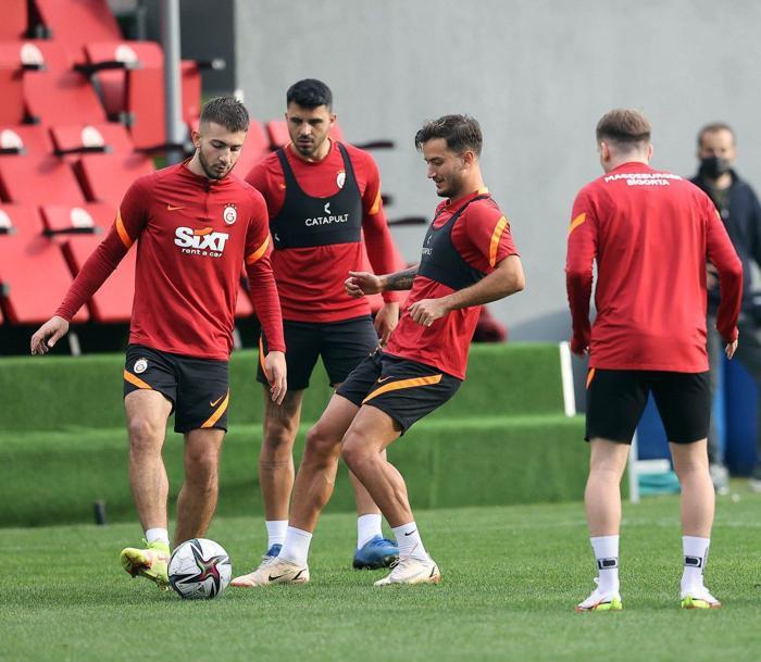 Galatasarayda son dakika... Fatih Terim kararını verdi Forvette kim oynayacak