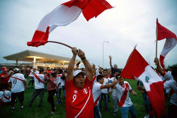 Perulular Buenos Airese akın etti
