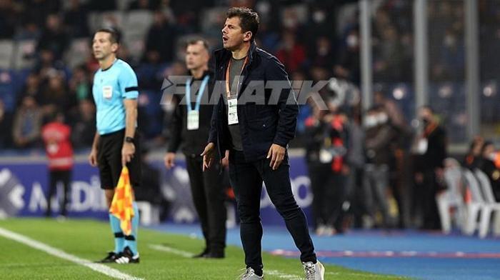Başakşehir-Beşiktaş maçında sürpriz ziyaretçi Ünlü modacı Fatih Terim Stadında...