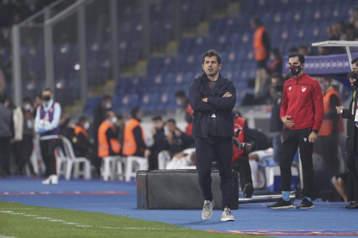 Başakşehir-Beşiktaş maçında sürpriz ziyaretçi Ünlü modacı Fatih Terim Stadında...
