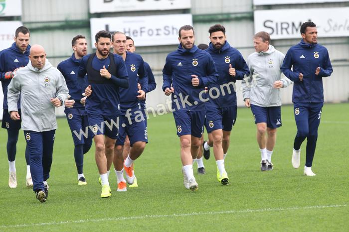 Fenerbahçede Tolga Ciğerci ilk kez idmana çıktı