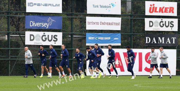 Fenerbahçede Tolga Ciğerci ilk kez idmana çıktı