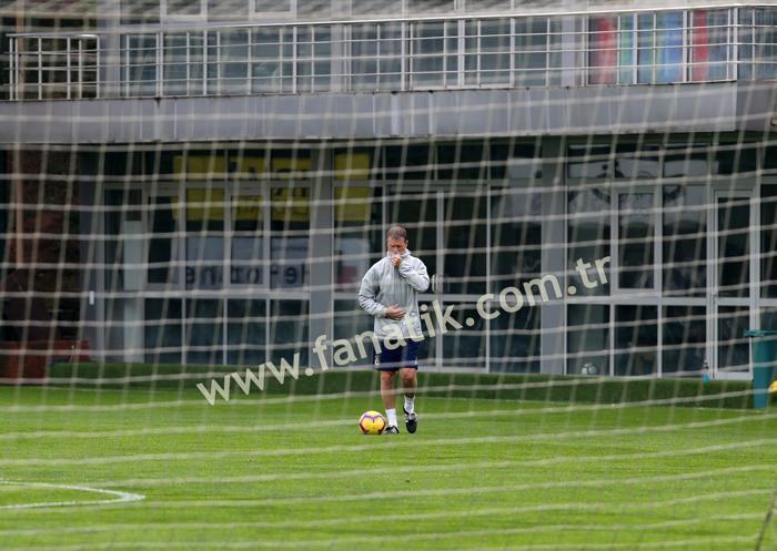 Fenerbahçede Tolga Ciğerci ilk kez idmana çıktı